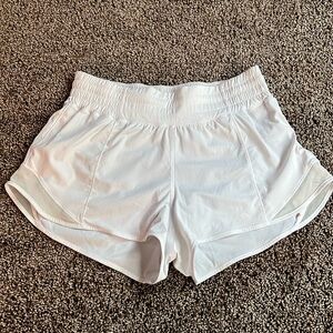 Lululemon Hotty Hot High-Rise Lined Short 2.5”